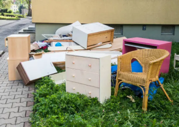 Plastic to School Furniture